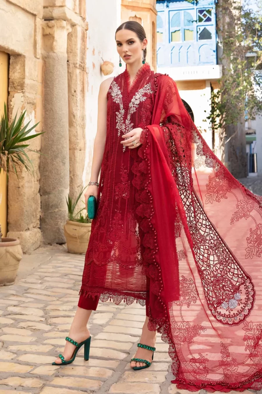 Discover elegant Pakistani suits from Lahore at Fabcollections with 3D flowers and diamontes. Free shipping and cash on delivery.