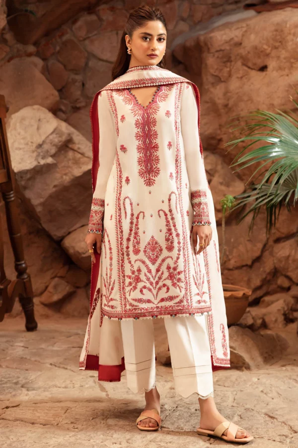 Explore modern Lahore suits online with dyed back, embroidered sleeves patti, and organza hem borders for a stylish look.