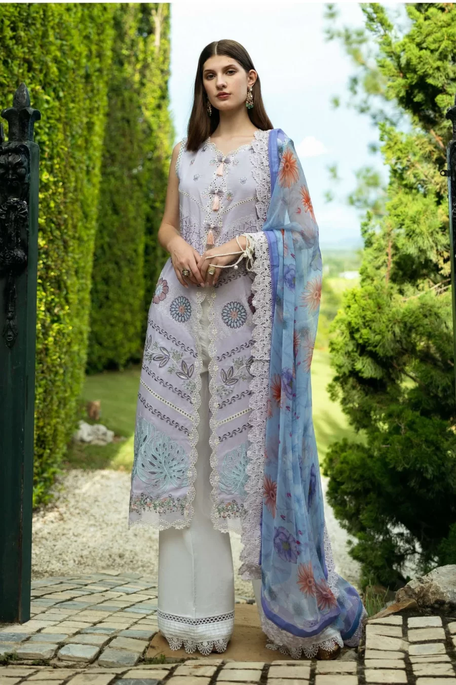 Roheenaz Lawn 2025 - Image 2