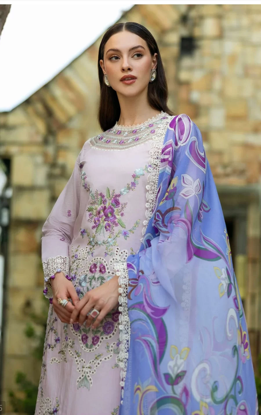 Roheenaz Lawn 2025 - Image 2