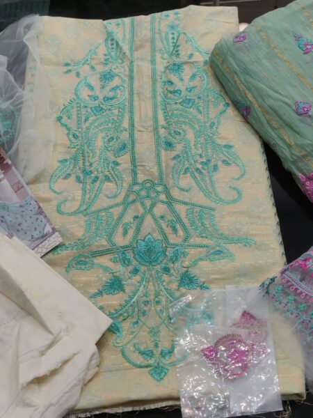 Brand name : Farah talib aziz