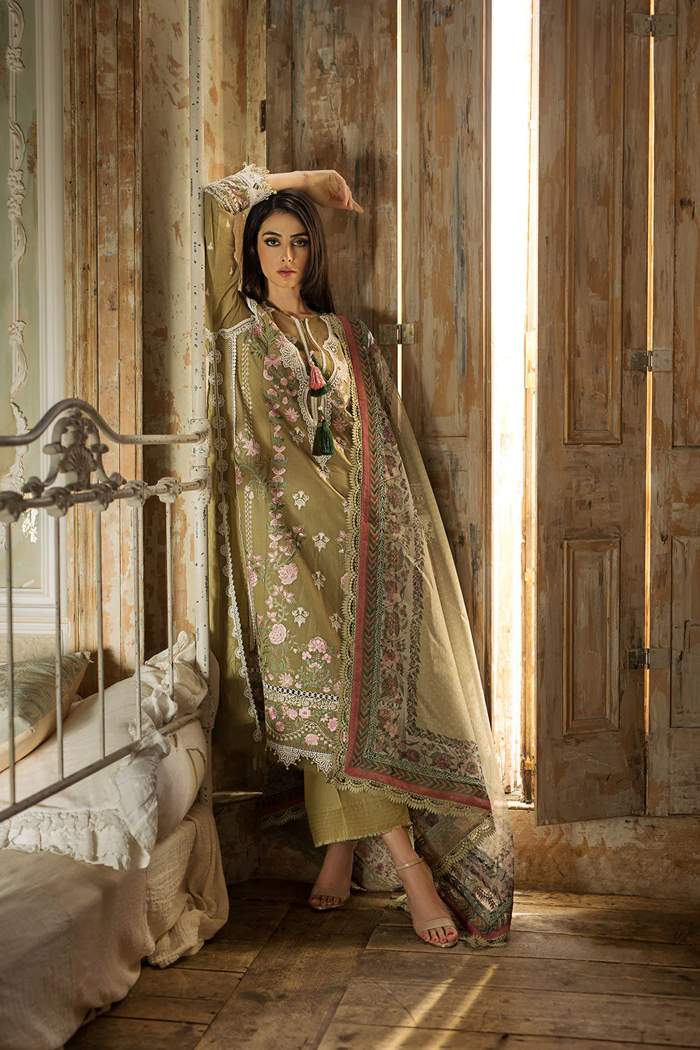 Sobia Nazir Luxury Lawn Collection – Design 4B