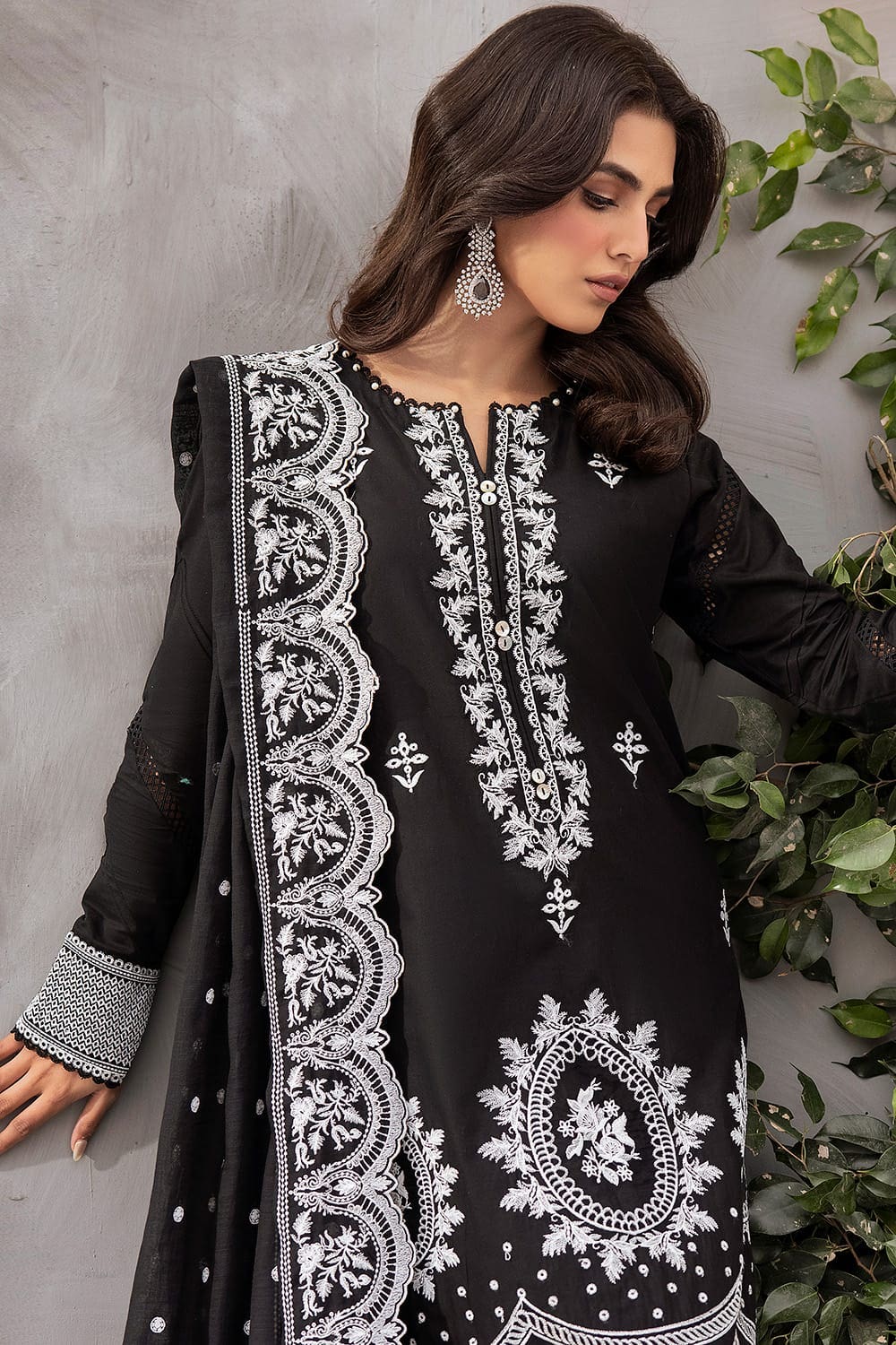 Lawn Suit with Embroidery and Paper Cotton Enbroidered Dupatta - Image 2